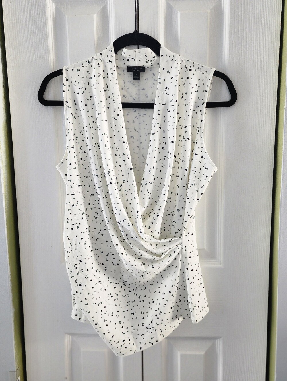 Sleeveless Offwhite & Black Speckle V-Neck Top